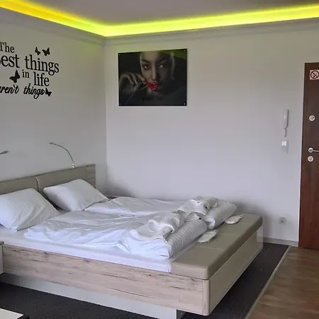 Oder Apartments- Private Parking * Štetín