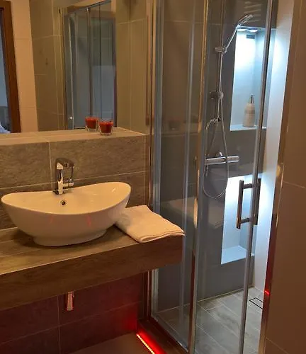 Oder Apartments- Private Parking Apartamento